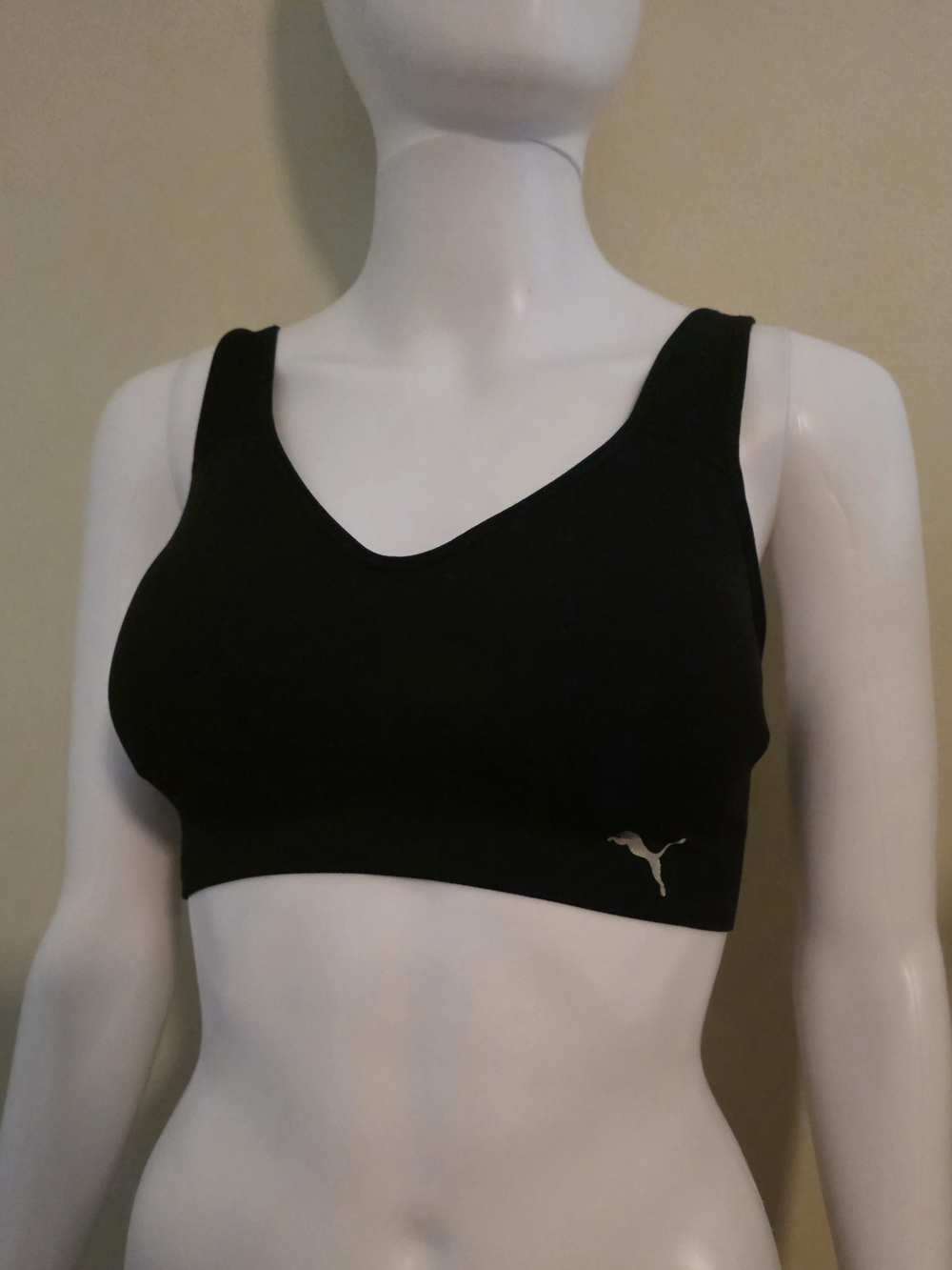 Puma Black Woman's Size Small Seamless Sports Bra.